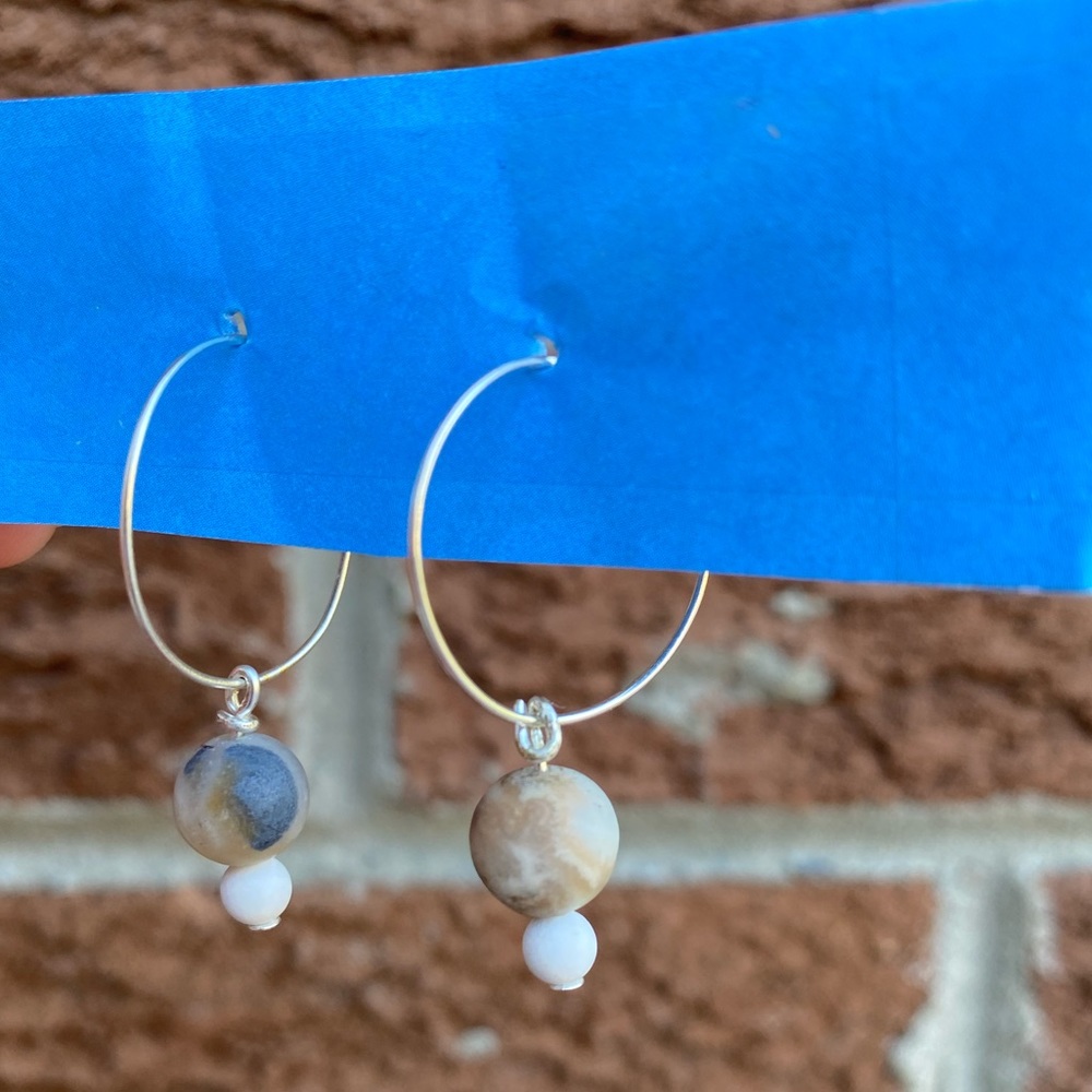 ✨Handmade🌞 Matte Amazonite & Howlite 🧨 Hoop Earrings - Picture 9 of 10